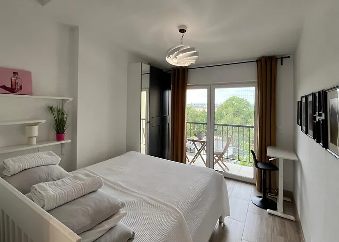 Feelhome Apartment With Kitchen
